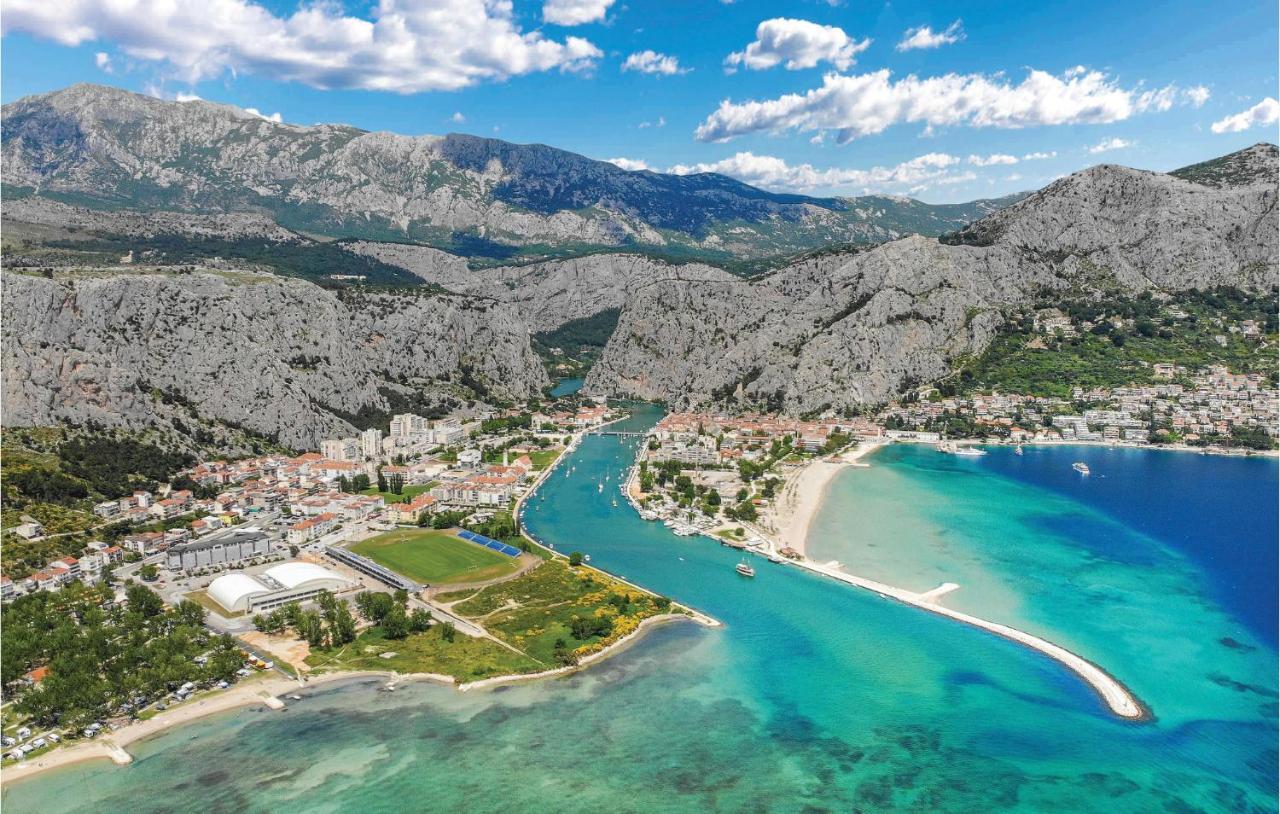 Gorgeous Apartment In Omis With Kitchen Bagian luar foto