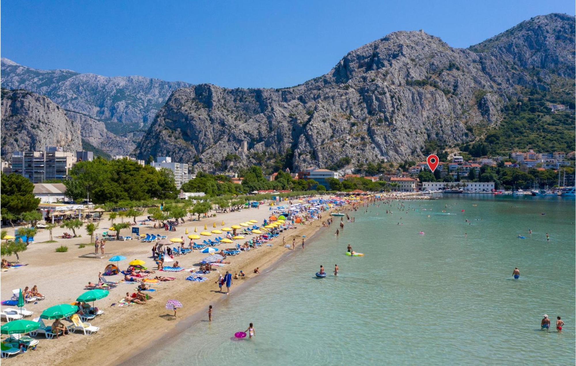 Gorgeous Apartment In Omis With Kitchen Bagian luar foto